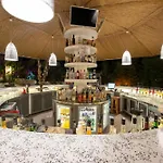 Ami-tai Luxury Honeymoon Hotel *