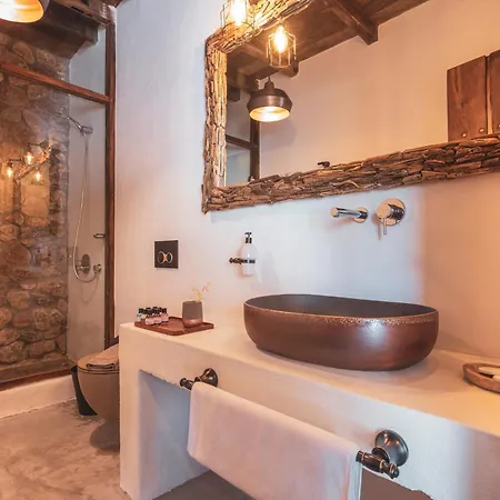 Deluxe Pet Friendly Hotel
